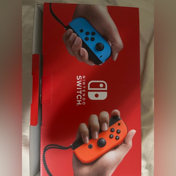 switch and FIFA game cards - Picture 2 of 2